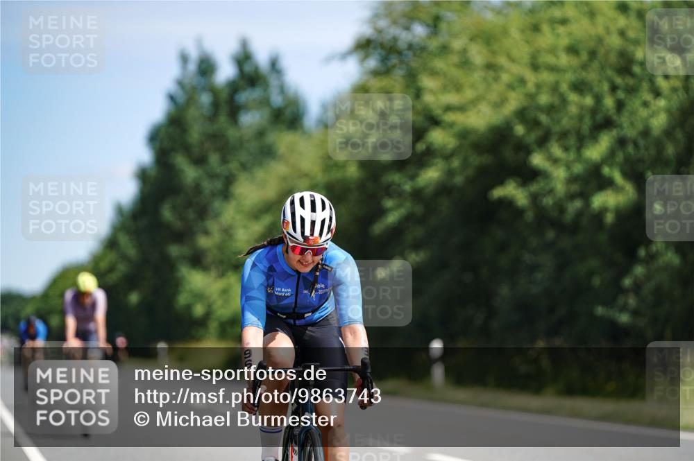 21.06.2026 - Viking Triathlon Michael Burmester http://msf.ph/oto/9863743 21.06.2026 11:41:01 Radfahren 26, 96, 136, 247, 287, 287, 317, 317, 467, 467, 658 meine-sportfotos.de