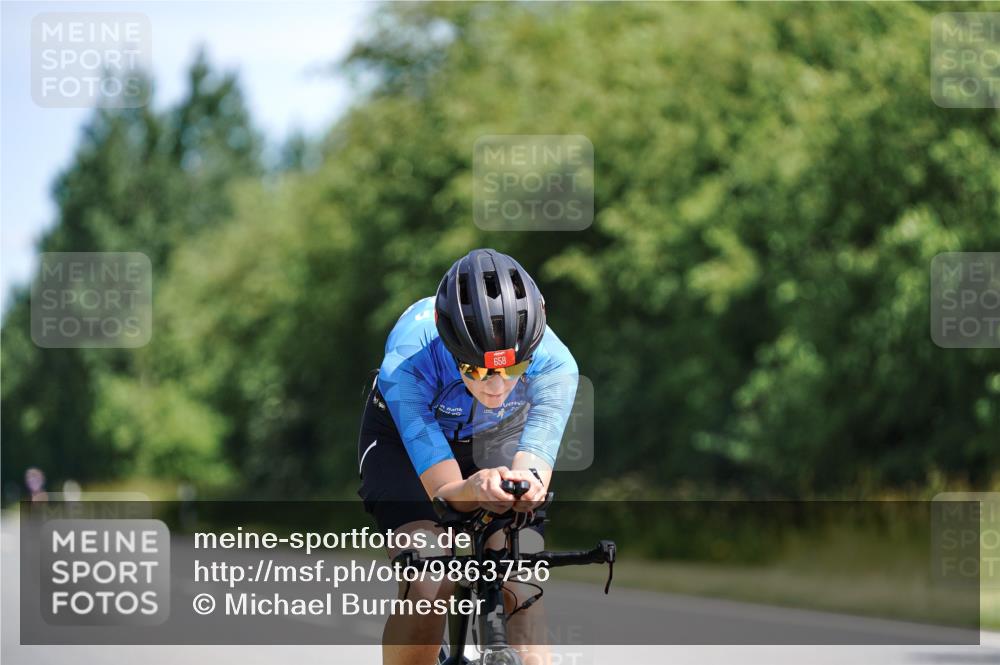 21.06.2026 - Viking Triathlon Michael Burmester http://msf.ph/oto/9863756 21.06.2026 11:41:07 Radfahren 26, 96, 136, 247, 287, 287, 317, 467, 467, 658 meine-sportfotos.de