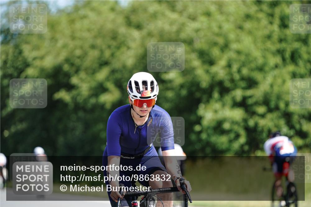21.06.2026 - Viking Triathlon Michael Burmester http://msf.ph/oto/9863832 21.06.2026 11:42:22 Radfahren 83, 116, 118, 124, 142, 172, 331, 517, 556, 661 meine-sportfotos.de