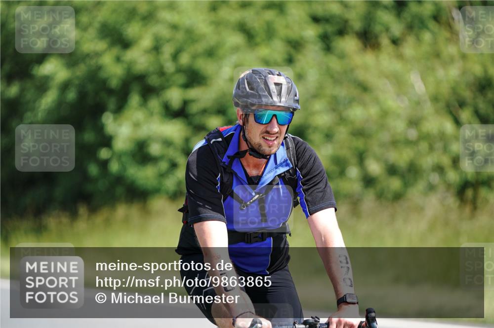 21.06.2026 - Viking Triathlon Michael Burmester http://msf.ph/oto/9863865 21.06.2026 11:43:45 Radfahren 20, 31, 41, 58, 64, 66, 66, 68, 68, 70, 70, 75, 86, 94, 101, 165, 255, 261, 316, 370, 370, 386, 419, 419, 429, 441, 442, 546, 612, 668 meine-sportfotos.de