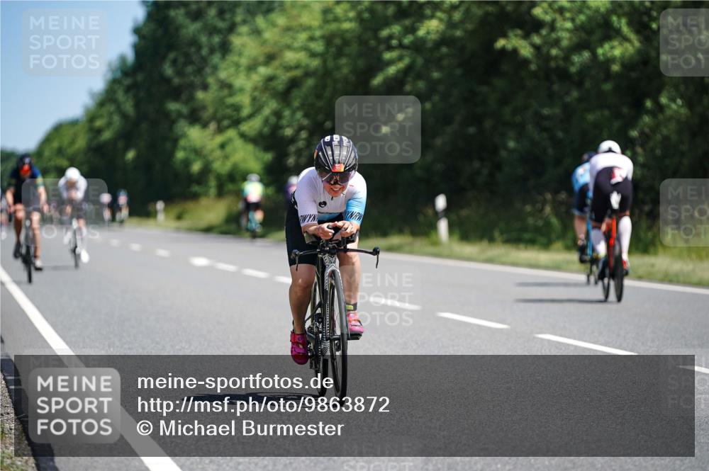 21.06.2026 - Viking Triathlon Michael Burmester http://msf.ph/oto/9863872 21.06.2026 11:43:58 Radfahren 20, 66, 68, 70, 70, 75, 255, 261, 370, 370, 386, 419, 441, 463, 642, 670 meine-sportfotos.de