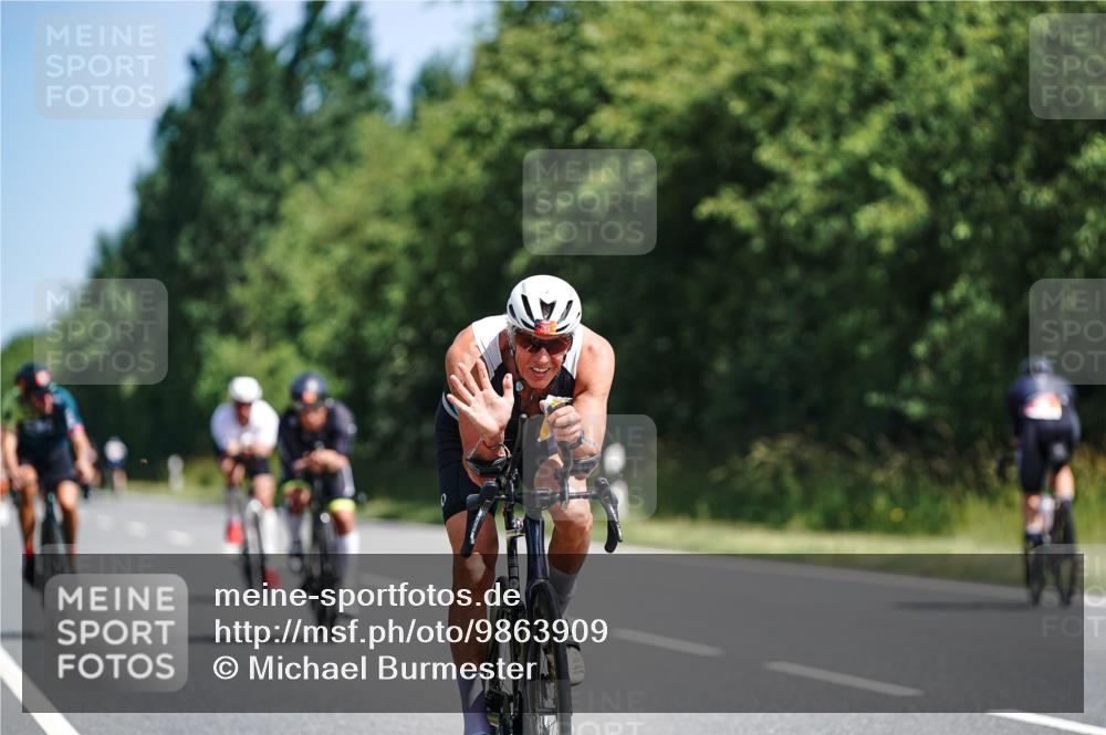 21.06.2026 - Viking Triathlon Michael Burmester http://msf.ph/oto/9863909 21.06.2026 11:44:18 Radfahren 44, 56, 84, 163, 166, 199, 211, 252, 282, 289, 348, 348, 374, 387, 411, 463, 509, 561, 608, 613, 643, 670 meine-sportfotos.de