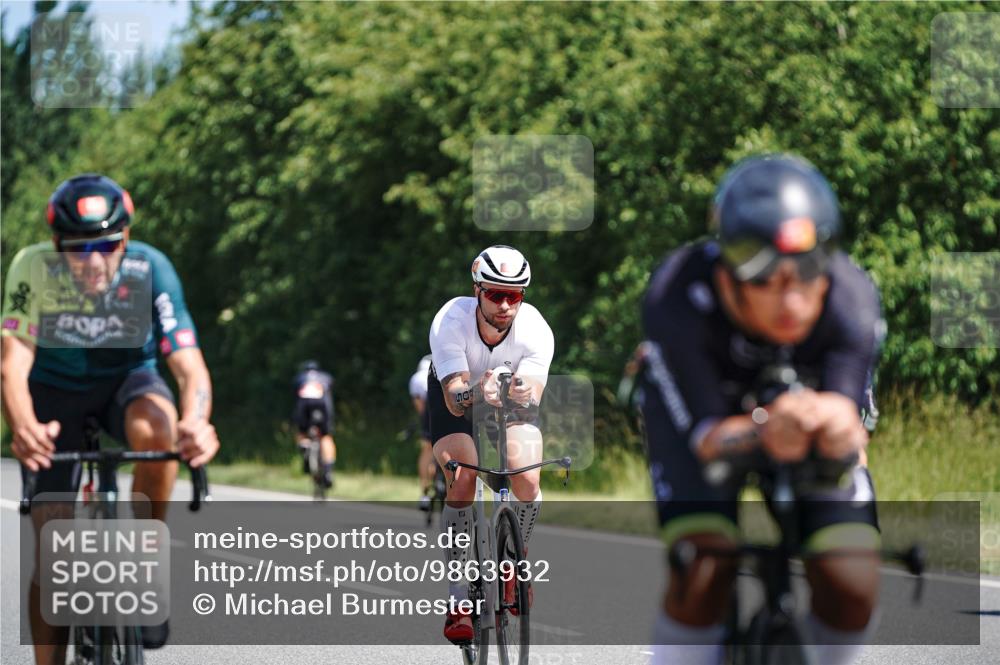 21.06.2026 - Viking Triathlon Michael Burmester http://msf.ph/oto/9863932 21.06.2026 11:44:21 Radfahren 44, 56, 84, 163, 166, 199, 211, 252, 282, 289, 348, 348, 374, 387, 411, 509, 561, 608, 613, 643 meine-sportfotos.de