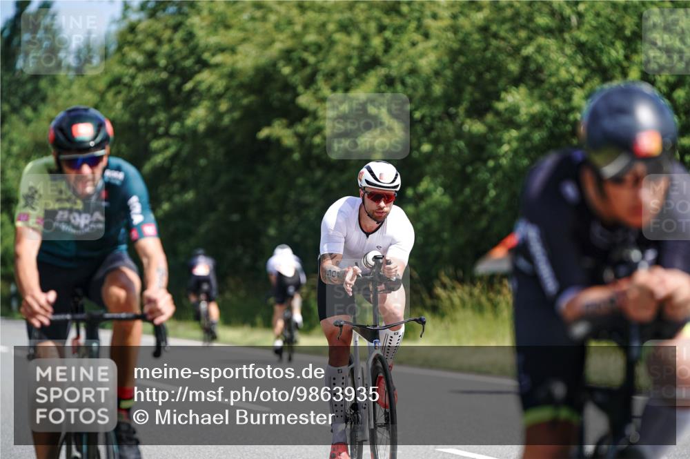 21.06.2026 - Viking Triathlon Michael Burmester http://msf.ph/oto/9863935 21.06.2026 11:44:21 Radfahren 44, 56, 84, 163, 166, 199, 211, 252, 282, 289, 348, 348, 374, 387, 411, 509, 561, 608, 613, 643 meine-sportfotos.de