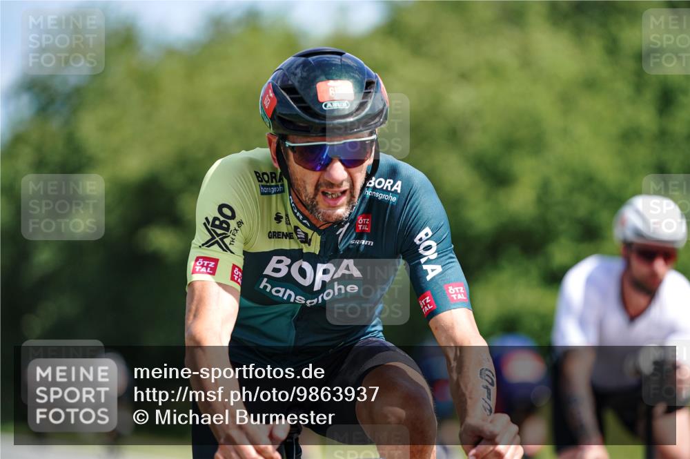21.06.2026 - Viking Triathlon Michael Burmester http://msf.ph/oto/9863937 21.06.2026 11:44:22 Radfahren 44, 56, 84, 163, 166, 199, 211, 252, 282, 289, 348, 348, 374, 387, 411, 509, 561, 608, 613, 643 meine-sportfotos.de