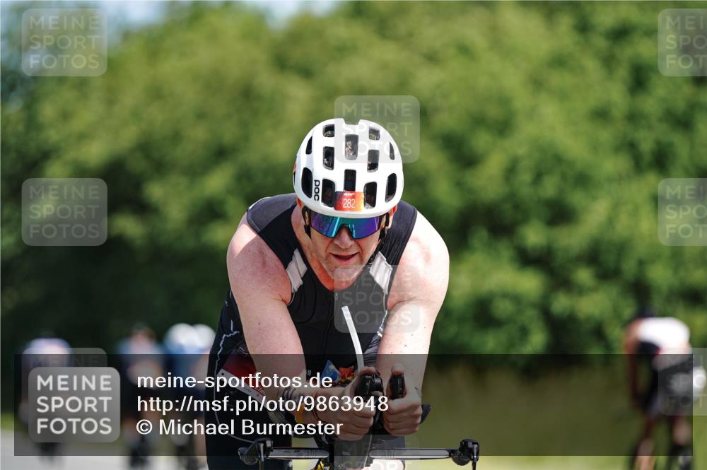 21.06.2026 - Viking Triathlon Michael Burmester http://msf.ph/oto/9863948 21.06.2026 11:44:24 Radfahren 44, 56, 84, 163, 166, 199, 211, 252, 282, 289, 348, 348, 374, 387, 411, 509, 548, 561, 608, 613, 643 meine-sportfotos.de