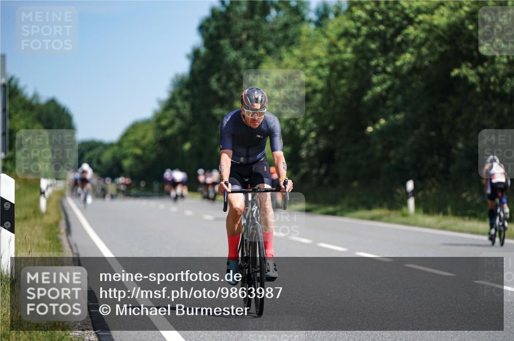 21.06.2026 - Viking Triathlon Michael Burmester http://msf.ph/oto/9863987 21.06.2026 11:44:34 Radfahren 56, 63, 162, 166, 199, 211, 252, 257, 266, 282, 348, 548, 561, 643 meine-sportfotos.de