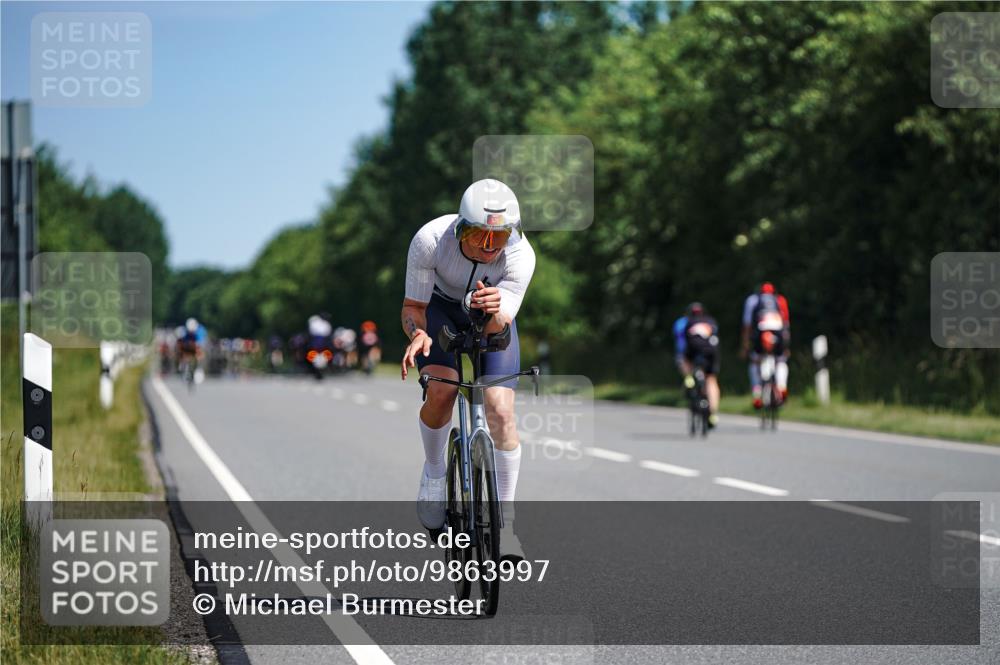 21.06.2026 - Viking Triathlon Michael Burmester http://msf.ph/oto/9863997 21.06.2026 11:44:41 Radfahren 56, 63, 162, 166, 199, 257, 266, 382, 548 meine-sportfotos.de