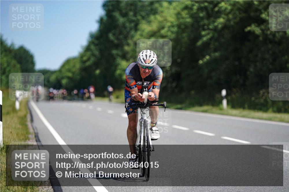 21.06.2026 - Viking Triathlon Michael Burmester http://msf.ph/oto/9864015 21.06.2026 11:44:56 Radfahren 63, 99, 113, 162, 198, 257, 382, 460, 522 meine-sportfotos.de