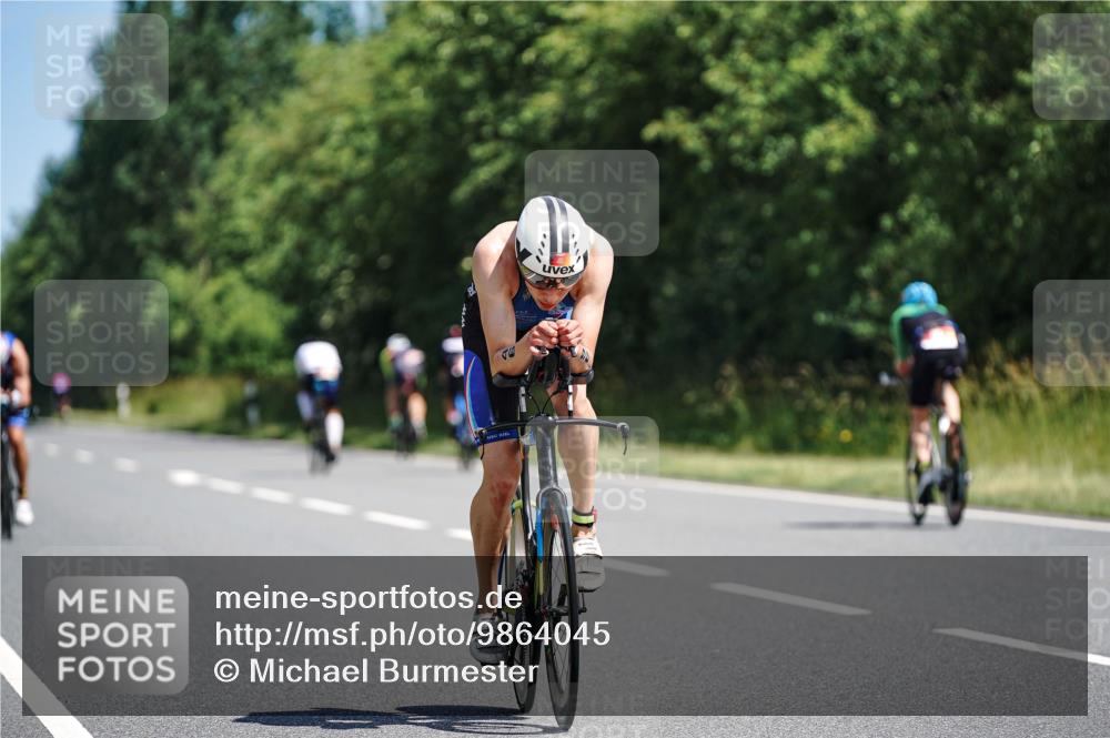 21.06.2026 - Viking Triathlon Michael Burmester http://msf.ph/oto/9864045 21.06.2026 11:45:49 Radfahren 8, 46, 60, 111, 123, 138, 186, 186, 212, 227, 227, 245, 438, 495, 532, 532, 541, 562 meine-sportfotos.de