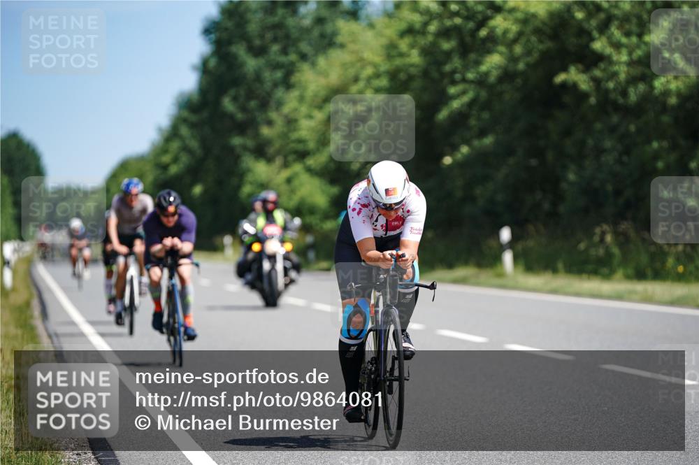 21.06.2026 - Viking Triathlon Michael Burmester http://msf.ph/oto/9864081 21.06.2026 11:45:55 Radfahren 39, 46, 60, 111, 138, 186, 186, 212, 227, 227, 245, 495, 532, 532, 541, 562, 615, 664 meine-sportfotos.de