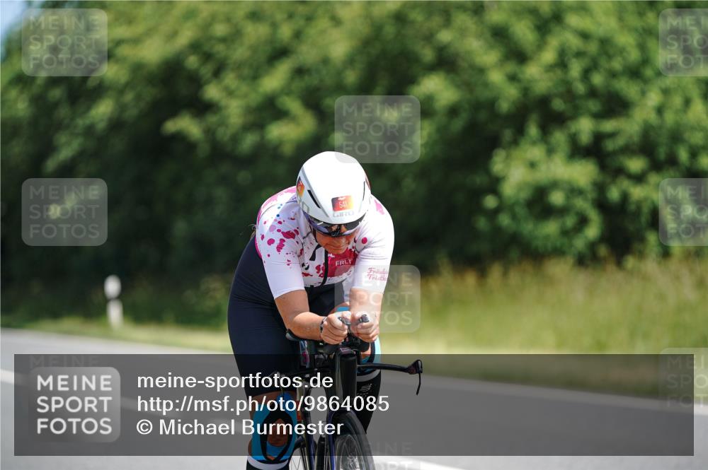 21.06.2026 - Viking Triathlon Michael Burmester http://msf.ph/oto/9864085 21.06.2026 11:45:55 Radfahren 39, 46, 60, 111, 138, 186, 186, 212, 227, 227, 245, 495, 532, 532, 541, 562, 615, 664 meine-sportfotos.de