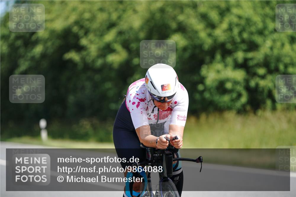 21.06.2026 - Viking Triathlon Michael Burmester http://msf.ph/oto/9864088 21.06.2026 11:45:56 Radfahren 39, 60, 111, 138, 186, 186, 212, 227, 227, 245, 495, 532, 532, 541, 562, 615, 664 meine-sportfotos.de
