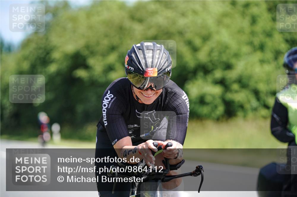 21.06.2026 - Viking Triathlon Michael Burmester http://msf.ph/oto/9864112 21.06.2026 11:46:00 Radfahren 39, 60, 111, 186, 186, 212, 227, 227, 245, 495, 532, 532, 541, 562, 567, 615, 664 meine-sportfotos.de