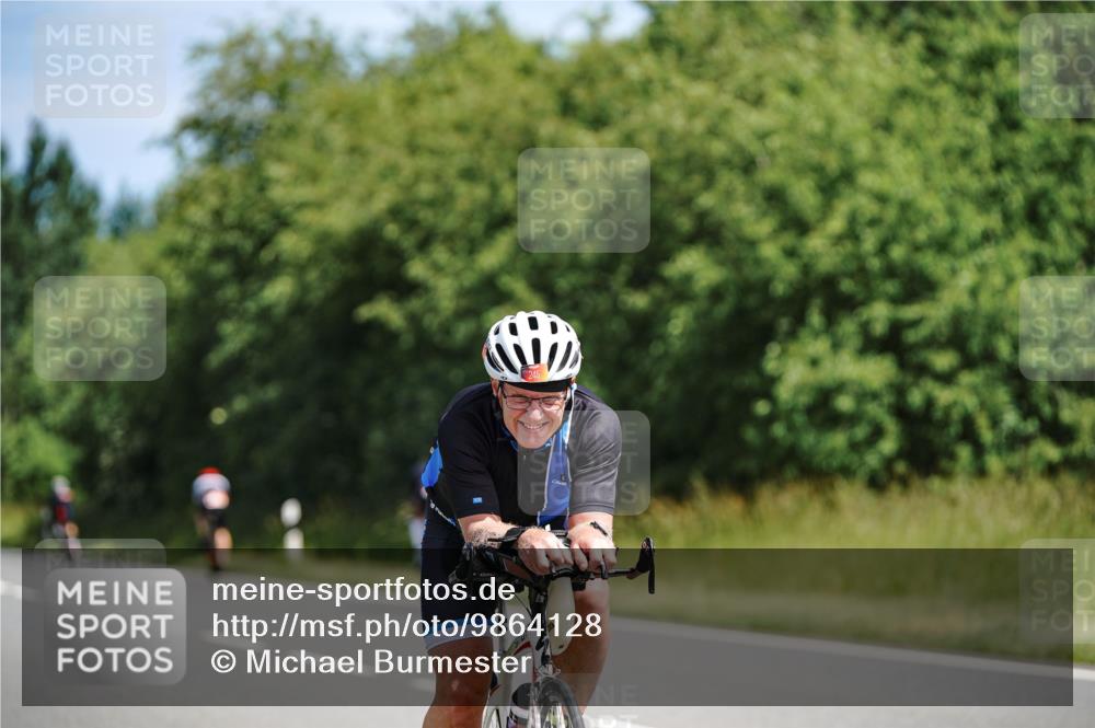 21.06.2026 - Viking Triathlon Michael Burmester http://msf.ph/oto/9864128 21.06.2026 11:46:03 Radfahren 39, 60, 111, 186, 212, 227, 227, 245, 335, 495, 532, 541, 562, 567, 615, 664 meine-sportfotos.de