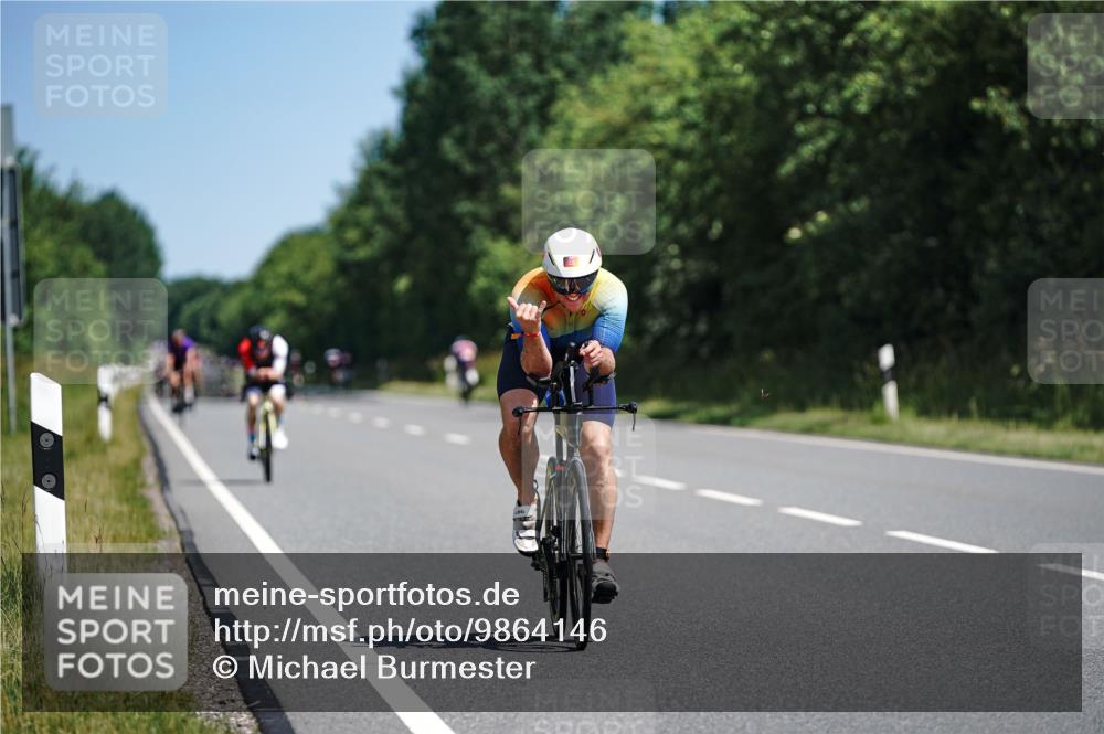 21.06.2026 - Viking Triathlon Michael Burmester http://msf.ph/oto/9864146 21.06.2026 11:46:21 Radfahren 39, 87, 95, 181, 295, 335, 355, 409, 462, 567, 615, 649, 649, 664 meine-sportfotos.de