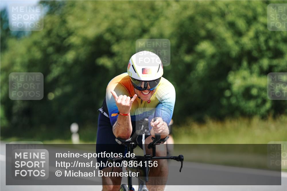 21.06.2026 - Viking Triathlon Michael Burmester http://msf.ph/oto/9864156 21.06.2026 11:46:22 Radfahren 87, 95, 181, 181, 295, 335, 355, 409, 462, 567, 649, 649, 664 meine-sportfotos.de