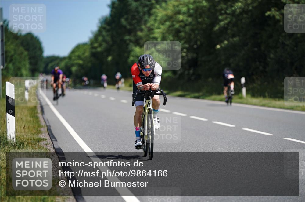 21.06.2026 - Viking Triathlon Michael Burmester http://msf.ph/oto/9864166 21.06.2026 11:46:24 Radfahren 87, 95, 154, 181, 181, 295, 335, 355, 409, 462, 567, 649, 649, 655 meine-sportfotos.de