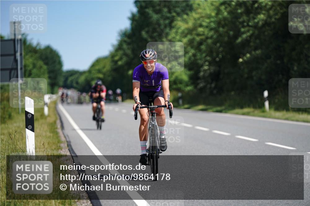 21.06.2026 - Viking Triathlon Michael Burmester http://msf.ph/oto/9864178 21.06.2026 11:46:30 Radfahren 87, 95, 154, 169, 181, 181, 295, 335, 355, 409, 462, 527, 649, 649, 655 meine-sportfotos.de