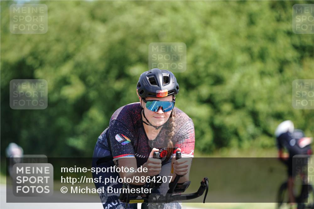 21.06.2026 - Viking Triathlon Michael Burmester http://msf.ph/oto/9864207 21.06.2026 11:46:35 Radfahren 87, 95, 119, 154, 169, 181, 181, 237, 280, 295, 315, 355, 355, 409, 426, 462, 462, 527, 649, 655, 655 meine-sportfotos.de