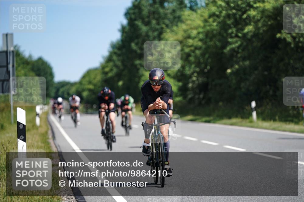 21.06.2026 - Viking Triathlon Michael Burmester http://msf.ph/oto/9864210 21.06.2026 11:46:51 Radfahren 119, 154, 169, 237, 241, 280, 301, 315, 355, 365, 426, 459, 462, 527, 552, 565, 619, 655, 655 meine-sportfotos.de