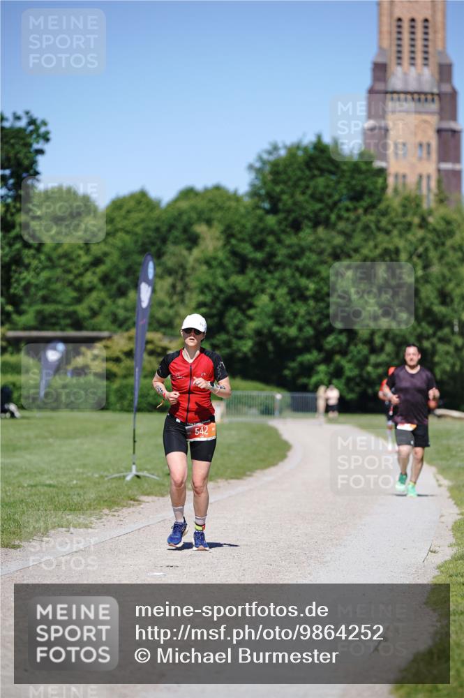 21.06.2026 - Viking Triathlon Michael Burmester http://msf.ph/oto/9864252 21.06.2026 16:39:21 Laufen 542 meine-sportfotos.de