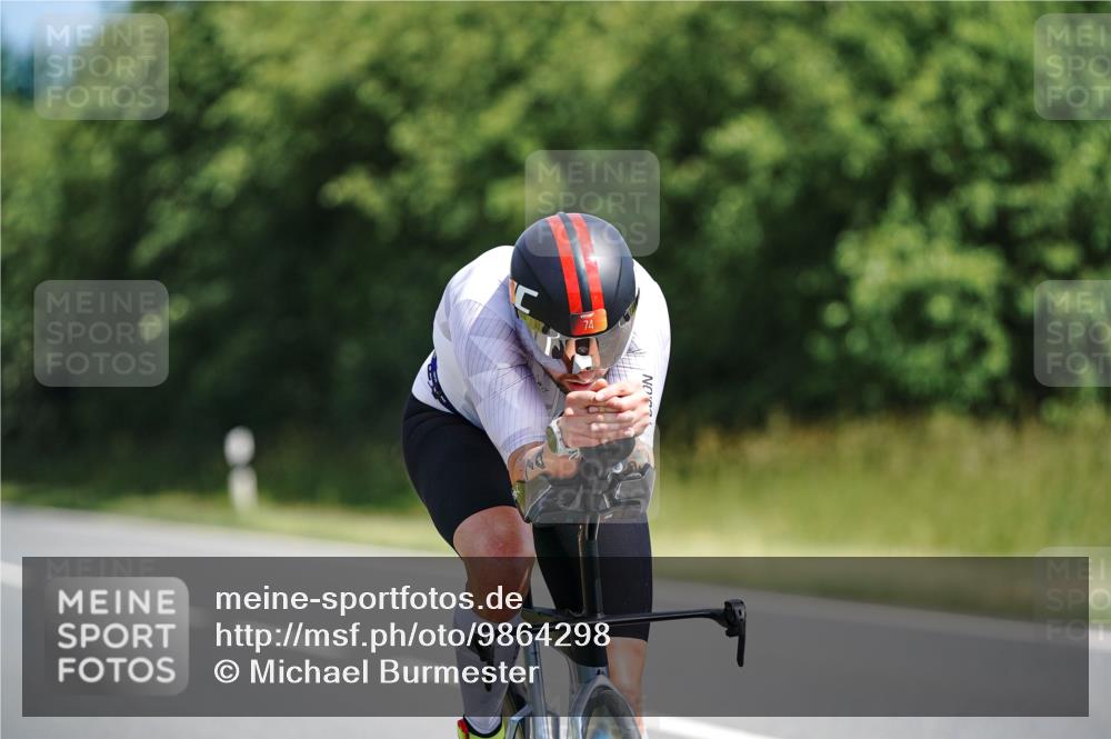 21.06.2026 - Viking Triathlon Michael Burmester http://msf.ph/oto/9864298 21.06.2026 11:47:40 Radfahren 24, 65, 74, 115, 185, 220, 270, 356, 378, 416, 450, 464, 483, 483, 569, 578 meine-sportfotos.de