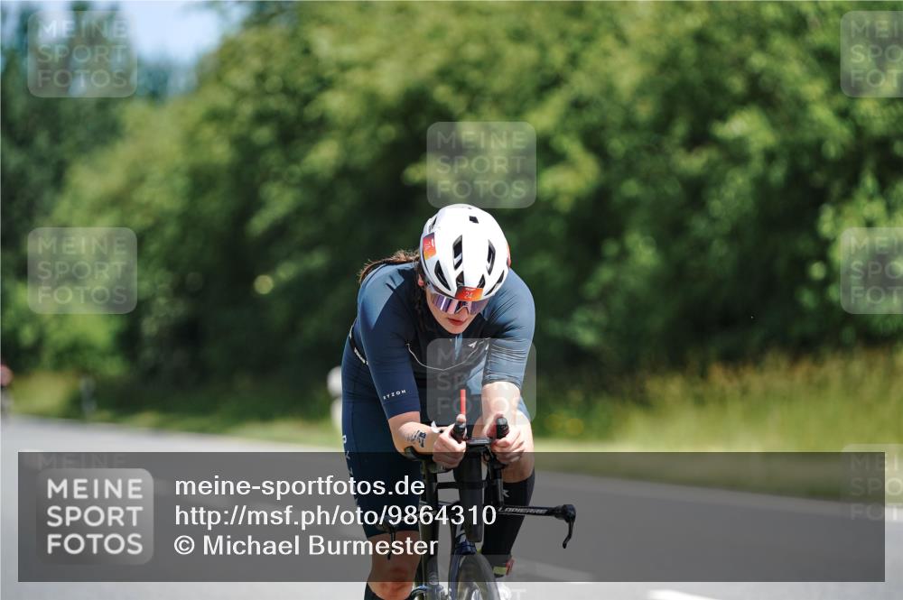 21.06.2026 - Viking Triathlon Michael Burmester http://msf.ph/oto/9864310 21.06.2026 11:47:42 Radfahren 24, 65, 74, 115, 185, 220, 270, 356, 378, 416, 450, 464, 483, 483, 569, 578, 601 meine-sportfotos.de