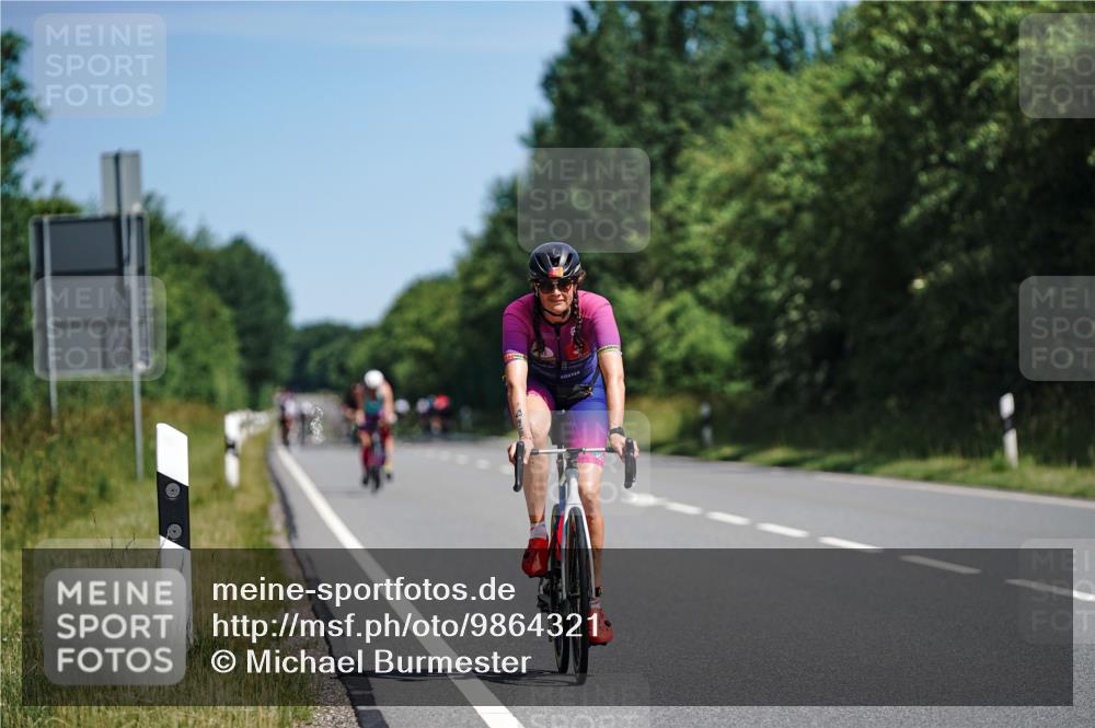 21.06.2026 - Viking Triathlon Michael Burmester http://msf.ph/oto/9864321 21.06.2026 11:47:44 Radfahren 24, 37, 74, 115, 185, 220, 356, 378, 416, 450, 464, 483, 483, 559, 578, 601 meine-sportfotos.de