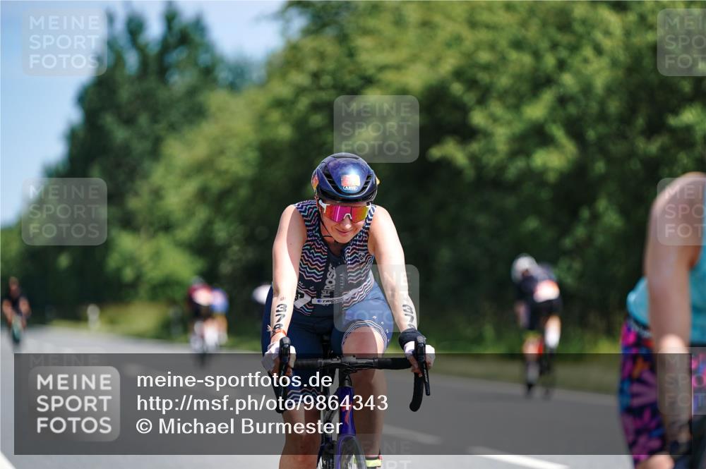 21.06.2026 - Viking Triathlon Michael Burmester http://msf.ph/oto/9864343 21.06.2026 11:47:52 Radfahren 24, 37, 185, 189, 220, 356, 378, 416, 427, 464, 474, 483, 559, 578, 601 meine-sportfotos.de