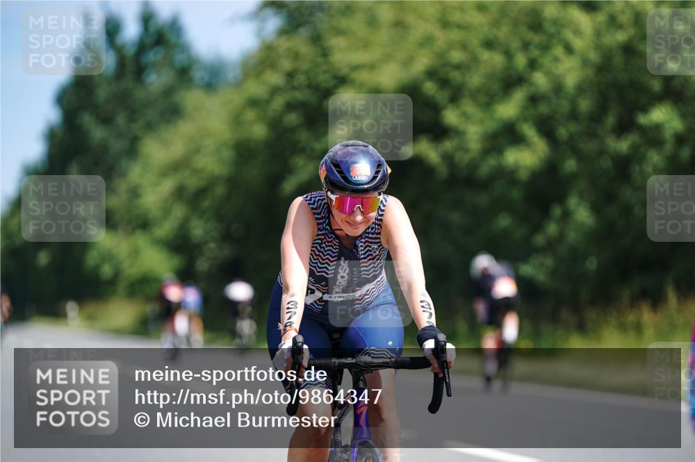 21.06.2026 - Viking Triathlon Michael Burmester http://msf.ph/oto/9864347 21.06.2026 11:47:52 Radfahren 24, 37, 185, 189, 220, 356, 378, 416, 427, 464, 474, 483, 559, 578, 601 meine-sportfotos.de