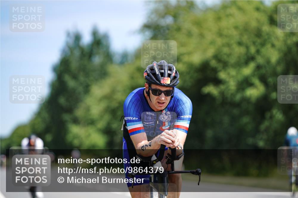 21.06.2026 - Viking Triathlon Michael Burmester http://msf.ph/oto/9864379 21.06.2026 11:48:06 Radfahren 37, 97, 189, 340, 427, 474, 559, 601, 651, 663 meine-sportfotos.de
