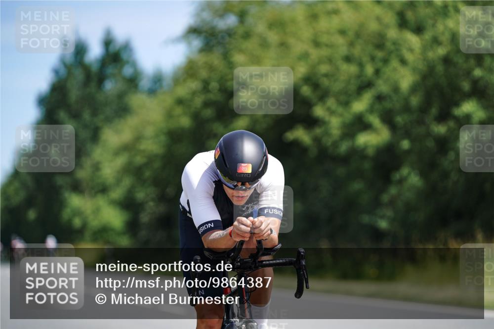 21.06.2026 - Viking Triathlon Michael Burmester http://msf.ph/oto/9864387 21.06.2026 11:48:09 Radfahren 34, 37, 45, 97, 125, 150, 189, 197, 303, 327, 340, 427, 474, 553, 559, 601, 622, 651, 663, 665 meine-sportfotos.de