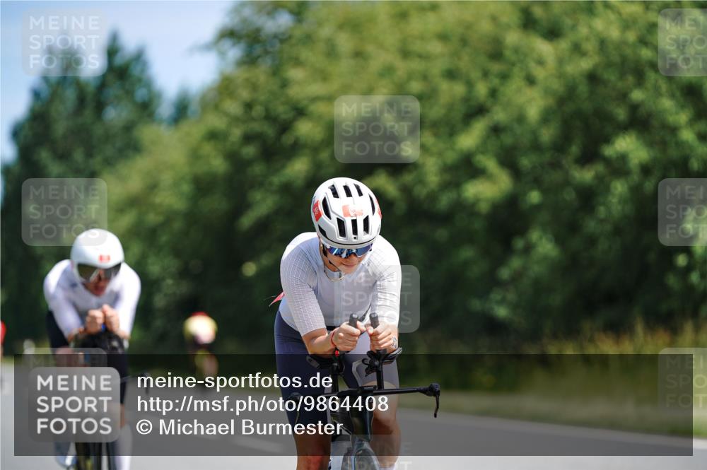 21.06.2026 - Viking Triathlon Michael Burmester http://msf.ph/oto/9864408 21.06.2026 11:48:26 Radfahren 34, 45, 97, 125, 125, 150, 150, 188, 197, 250, 303, 327, 340, 434, 485, 553, 553, 616, 616, 622, 622, 651, 651, 652, 663, 665, 669 meine-sportfotos.de