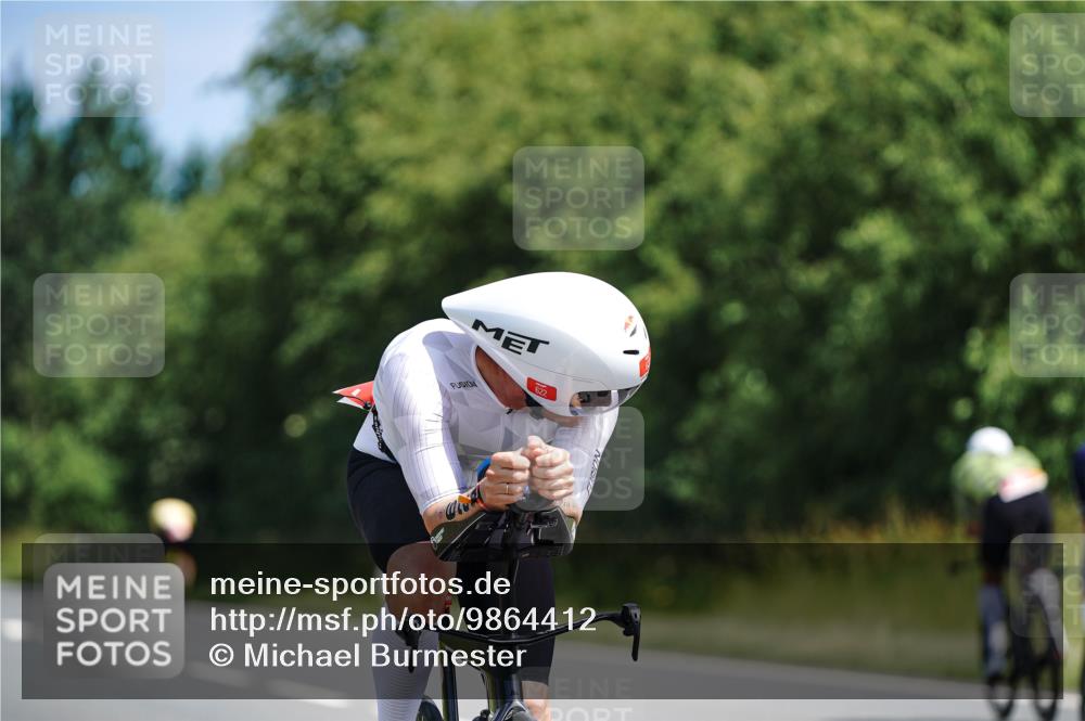 21.06.2026 - Viking Triathlon Michael Burmester http://msf.ph/oto/9864412 21.06.2026 11:48:27 Radfahren 34, 45, 97, 125, 125, 150, 150, 188, 197, 250, 303, 327, 340, 434, 485, 553, 553, 616, 616, 622, 622, 651, 652, 663, 665, 669 meine-sportfotos.de