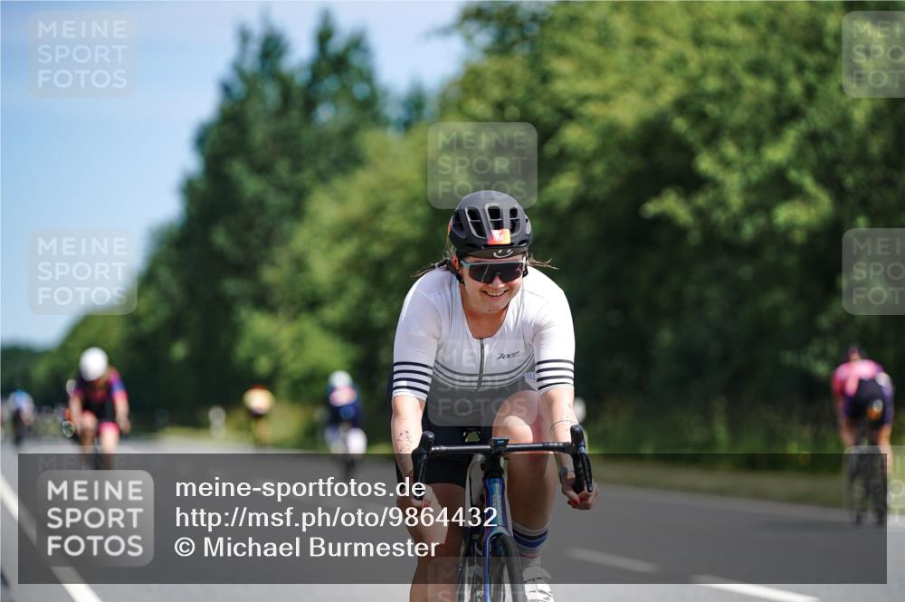 21.06.2026 - Viking Triathlon Michael Burmester http://msf.ph/oto/9864432 21.06.2026 11:48:31 Radfahren 34, 45, 125, 125, 150, 150, 188, 197, 250, 250, 283, 291, 303, 327, 340, 434, 485, 553, 553, 616, 616, 622, 622, 651, 652, 663, 665, 669 meine-sportfotos.de