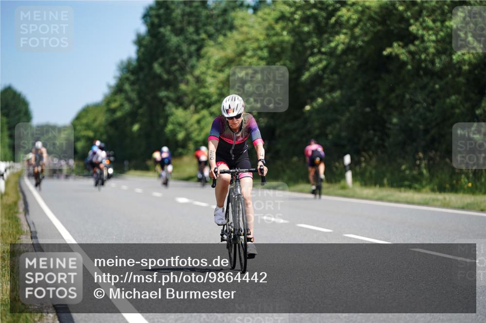 21.06.2026 - Viking Triathlon Michael Burmester http://msf.ph/oto/9864442 21.06.2026 11:48:34 Radfahren 34, 45, 125, 125, 150, 150, 188, 197, 250, 250, 283, 291, 303, 305, 327, 434, 485, 553, 553, 616, 616, 622, 622, 651, 652, 663, 665, 669 meine-sportfotos.de