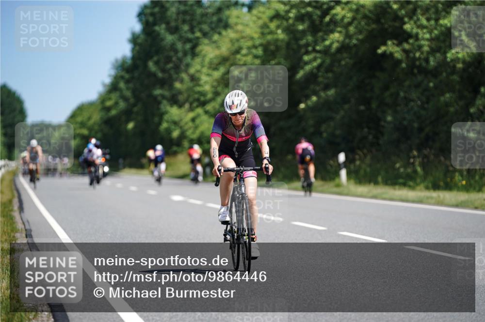 21.06.2026 - Viking Triathlon Michael Burmester http://msf.ph/oto/9864446 21.06.2026 11:48:34 Radfahren 34, 45, 125, 125, 150, 150, 188, 197, 250, 250, 283, 291, 303, 305, 327, 434, 485, 553, 553, 616, 616, 622, 622, 651, 652, 663, 665, 669 meine-sportfotos.de