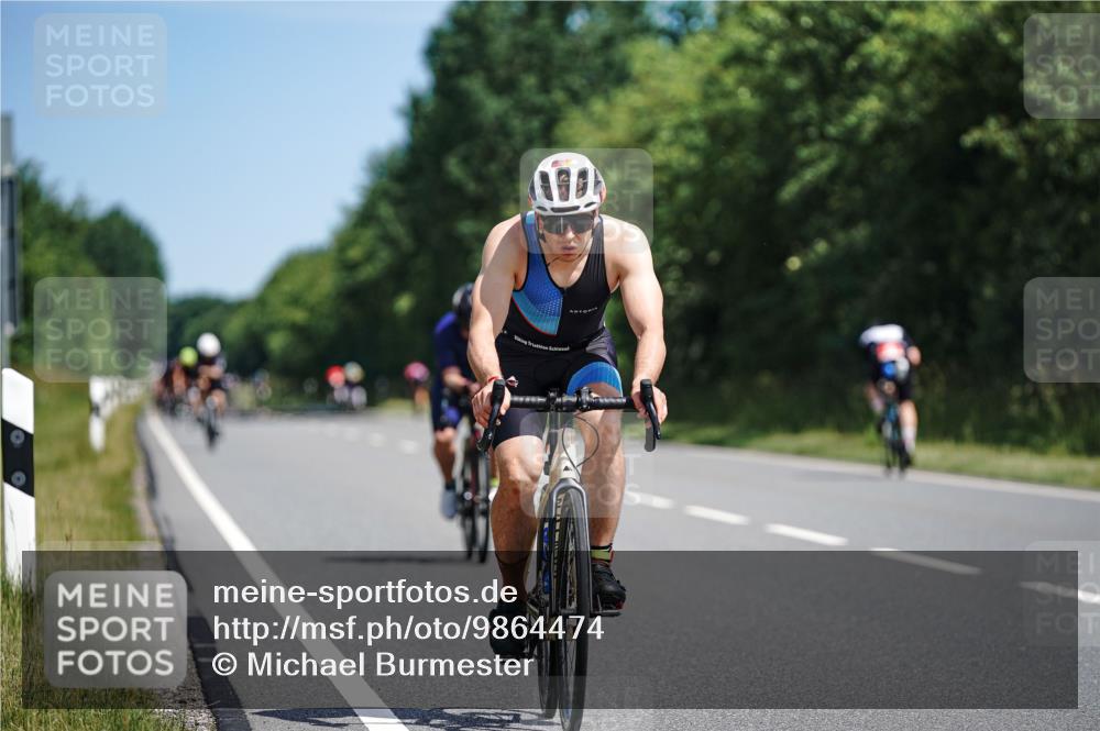 21.06.2026 - Viking Triathlon Michael Burmester http://msf.ph/oto/9864474 21.06.2026 11:48:44 Radfahren 125, 150, 250, 250, 283, 291, 305, 307, 434, 473, 553, 616, 622, 669 meine-sportfotos.de