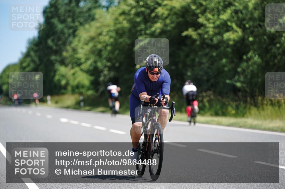 21.06.2026 - Viking Triathlon Michael Burmester http://msf.ph/oto/9864488 21.06.2026 11:48:45 Radfahren 125, 150, 250, 250, 283, 291, 305, 307, 434, 473, 553, 616, 622, 669 meine-sportfotos.de