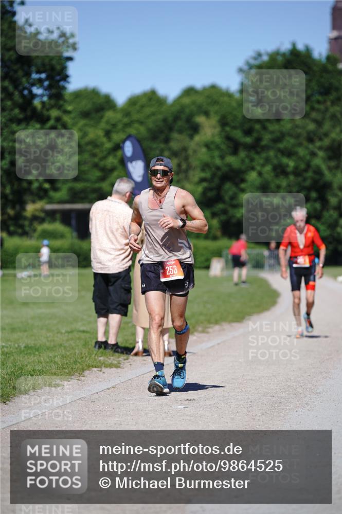 21.06.2026 - Viking Triathlon Michael Burmester http://msf.ph/oto/9864525 21.06.2026 16:44:42 Laufen 253 meine-sportfotos.de