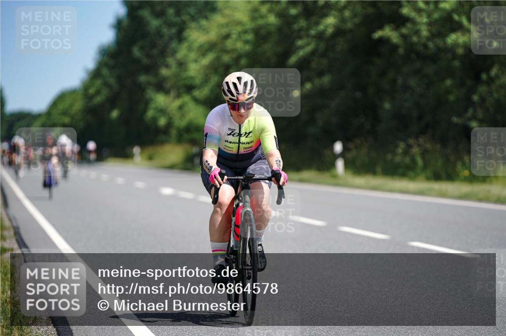 21.06.2026 - Viking Triathlon Michael Burmester http://msf.ph/oto/9864578 21.06.2026 11:49:29 Radfahren 9, 38, 168, 175, 207, 254, 302, 368, 471, 489, 498, 629 meine-sportfotos.de