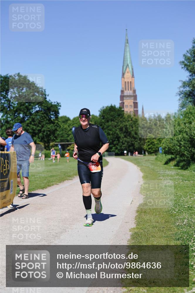 21.06.2026 - Viking Triathlon Michael Burmester http://msf.ph/oto/9864636 21.06.2026 16:46:23 Laufen 182 meine-sportfotos.de