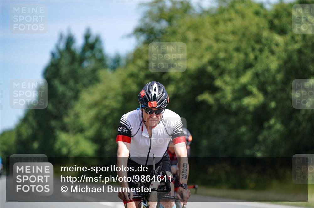 21.06.2026 - Viking Triathlon Michael Burmester http://msf.ph/oto/9864641 21.06.2026 11:49:43 Radfahren 9, 40, 40, 93, 156, 156, 168, 207, 224, 254, 346, 393, 471, 482, 489, 492, 493, 528, 629, 633 meine-sportfotos.de