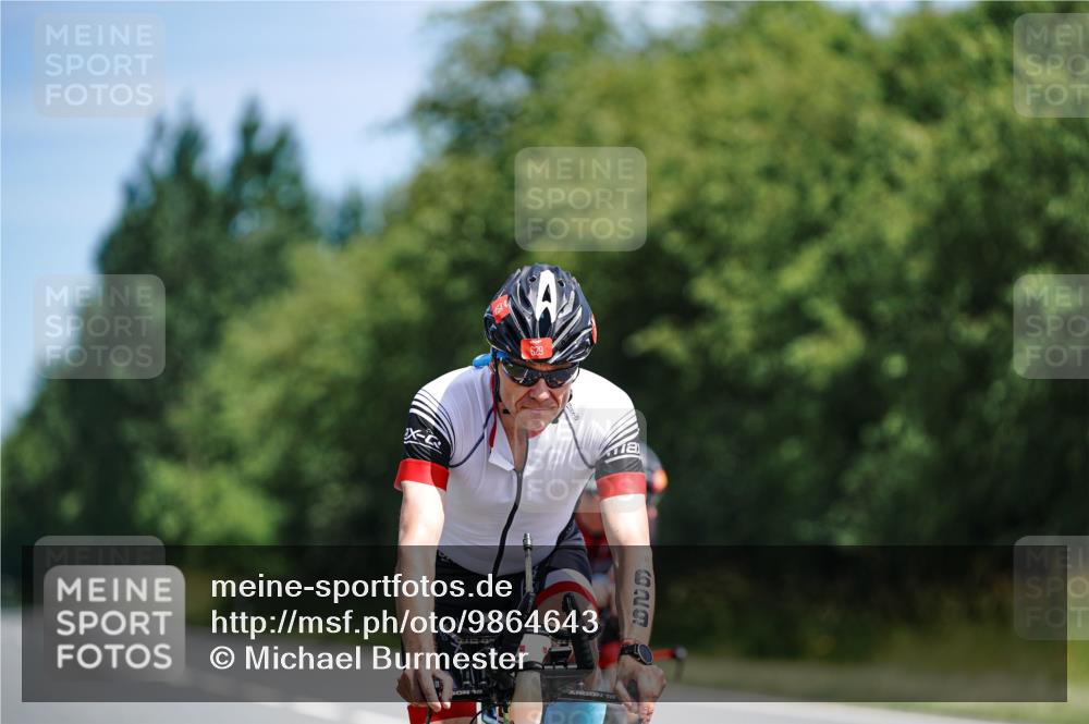 21.06.2026 - Viking Triathlon Michael Burmester http://msf.ph/oto/9864643 21.06.2026 11:49:43 Radfahren 9, 40, 40, 93, 156, 156, 168, 207, 224, 254, 346, 393, 471, 482, 489, 492, 493, 528, 629, 633 meine-sportfotos.de