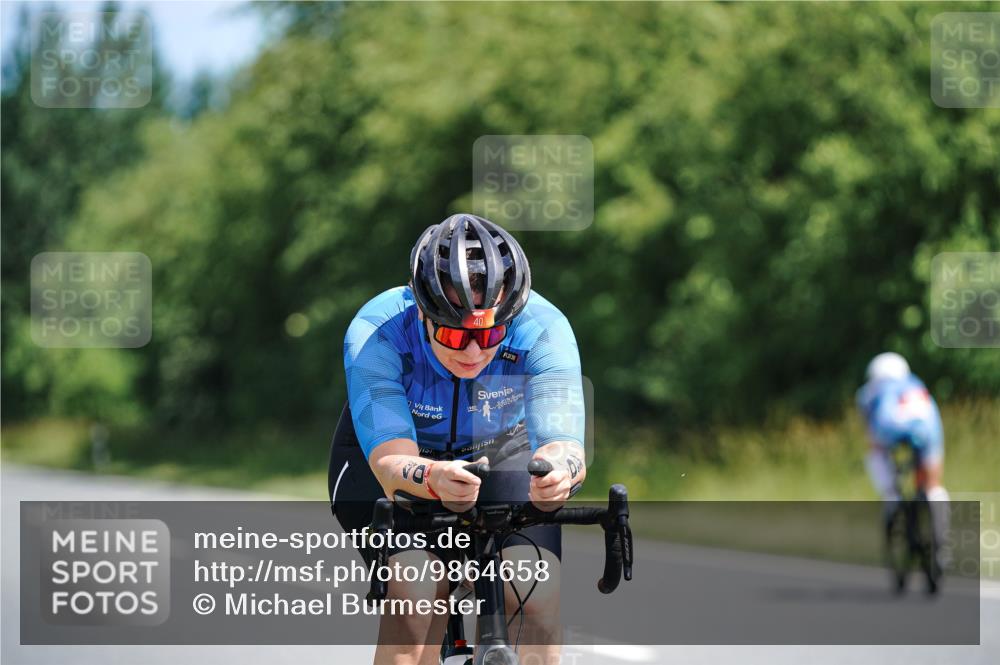 21.06.2026 - Viking Triathlon Michael Burmester http://msf.ph/oto/9864658 21.06.2026 11:49:47 Radfahren 40, 40, 93, 156, 156, 168, 207, 218, 224, 254, 346, 393, 471, 482, 492, 493, 528, 614, 629, 633 meine-sportfotos.de