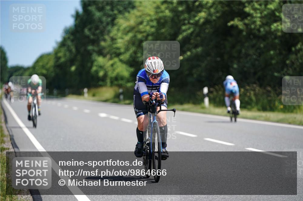 21.06.2026 - Viking Triathlon Michael Burmester http://msf.ph/oto/9864666 21.06.2026 11:49:49 Radfahren 40, 40, 93, 156, 156, 168, 207, 218, 224, 254, 333, 346, 393, 471, 482, 492, 493, 528, 614, 629, 633 meine-sportfotos.de