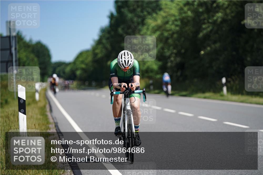 21.06.2026 - Viking Triathlon Michael Burmester http://msf.ph/oto/9864686 21.06.2026 11:49:52 Radfahren 40, 40, 93, 156, 156, 218, 224, 254, 297, 333, 346, 393, 471, 482, 492, 493, 519, 528, 614, 629, 633 meine-sportfotos.de