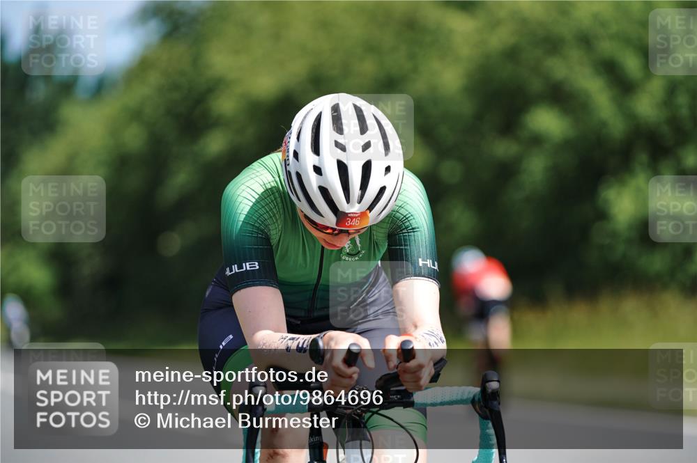 21.06.2026 - Viking Triathlon Michael Burmester http://msf.ph/oto/9864696 21.06.2026 11:49:54 Radfahren 40, 40, 93, 152, 156, 156, 218, 224, 254, 297, 333, 346, 393, 471, 482, 492, 493, 519, 528, 614, 629, 633, 633 meine-sportfotos.de