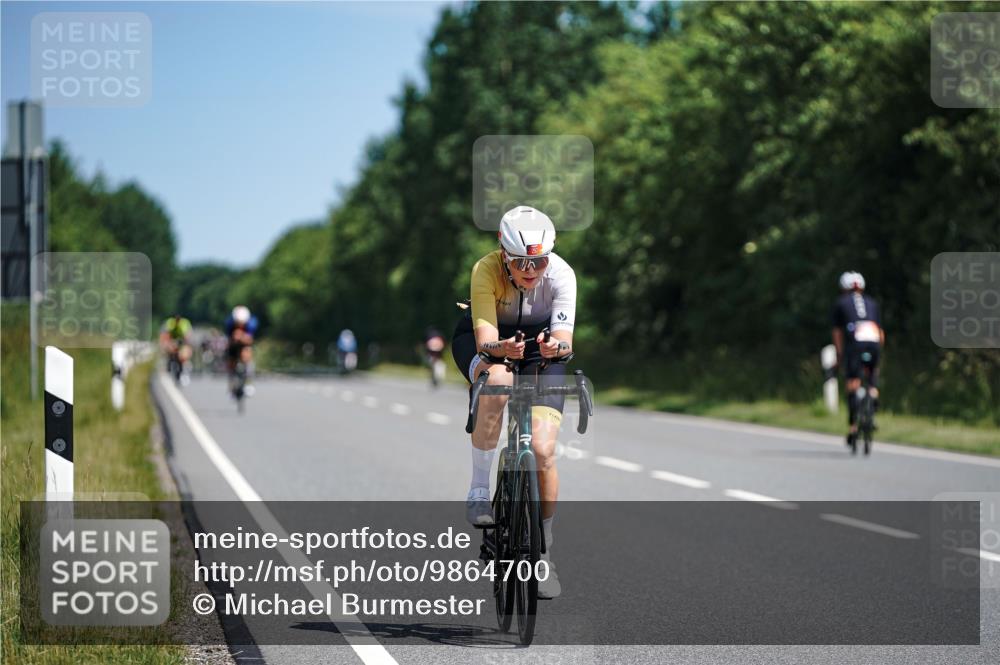 21.06.2026 - Viking Triathlon Michael Burmester http://msf.ph/oto/9864700 21.06.2026 11:50:03 Radfahren 40, 93, 152, 156, 218, 244, 272, 297, 300, 333, 346, 393, 482, 492, 493, 519, 528, 614, 614, 633, 633 meine-sportfotos.de